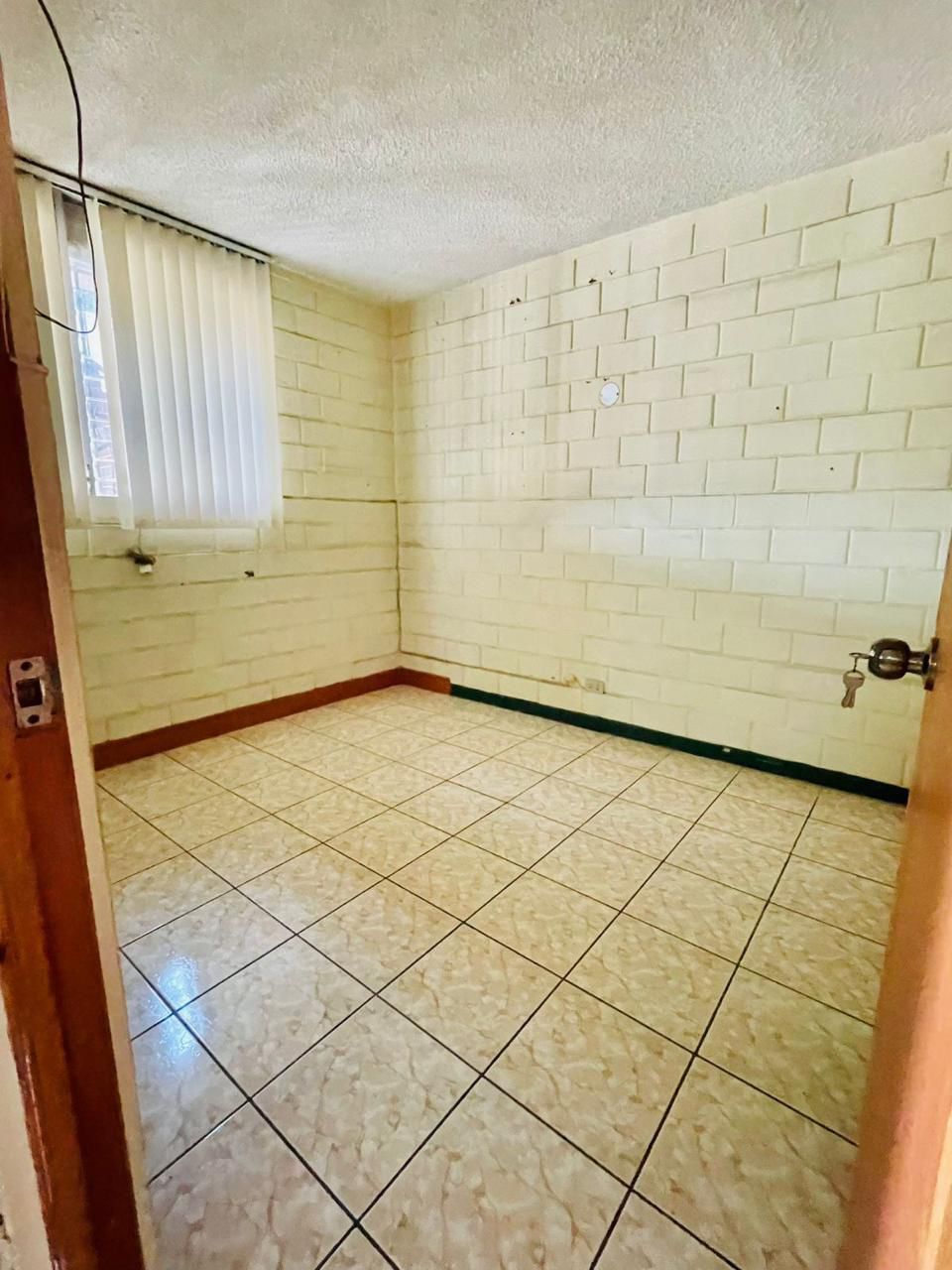 Venta de Casa o Casas, Terrenos, Propiedades, Apartamentos, Inmuebles en Guatemala, zona 11, zona 7, zona 2, zona 18, zona 16, Mixco, Carretera Al Salvador, Fraijanes, Santa Catarina Pinula, Antigua Guatemala, Villa Nueva, Villa Canales, San Miguel Petapa - Venta o Alquiler de Casas En Guatemala