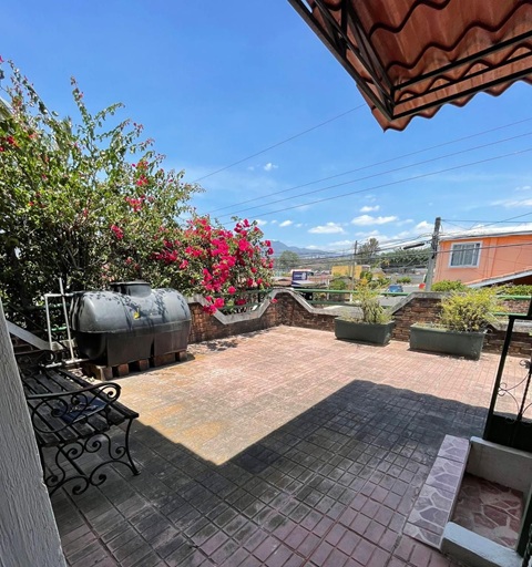 Venta de Casa o Casas, Terrenos, Propiedades, Apartamentos, Inmuebles en Guatemala, zona 11, zona 7, zona 2, zona 18, zona 16, Mixco, Carretera Al Salvador, Fraijanes, Santa Catarina Pinula, Antigua Guatemala, Villa Nueva, Villa Canales, San Miguel Petapa - Venta o Alquiler de Casas En Guatemala