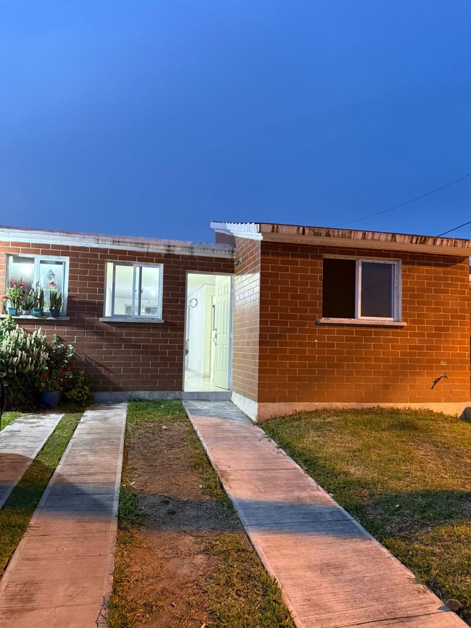 Venta de Casa o Casas, Terrenos, Propiedades, Apartamentos, Inmuebles en Guatemala, zona 11, zona 7, zona 2, zona 18, zona 16, Mixco, Carretera Al Salvador, Fraijanes, Santa Catarina Pinula, Antigua Guatemala, Villa Nueva, Villa Canales, San Miguel Petapa - Venta o Alquiler de Casas En Guatemala