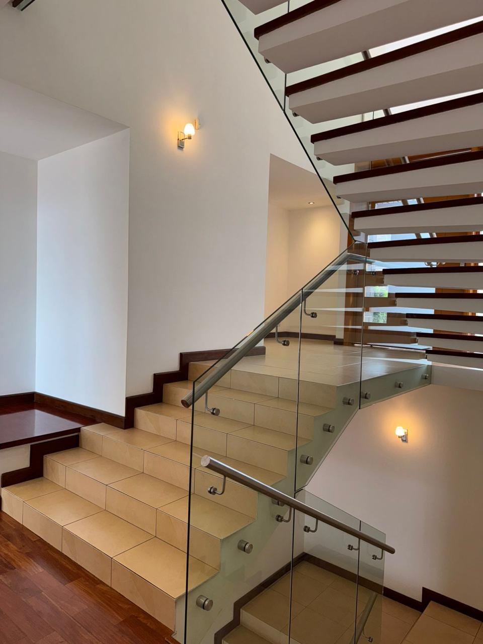 Venta de Casa o Casas, Terrenos, Propiedades, Apartamentos, Inmuebles en Guatemala, zona 11, zona 7, zona 2, zona 18, zona 16, Mixco, Carretera Al Salvador, Fraijanes, Santa Catarina Pinula, Antigua Guatemala, Villa Nueva, Villa Canales, San Miguel Petapa - Venta o Alquiler de Casas En Guatemala