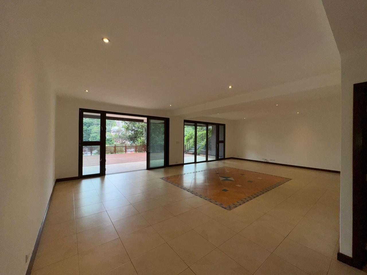 Venta de Casa o Casas, Terrenos, Propiedades, Apartamentos, Inmuebles en Guatemala, zona 11, zona 7, zona 2, zona 18, zona 16, Mixco, Carretera Al Salvador, Fraijanes, Santa Catarina Pinula, Antigua Guatemala, Villa Nueva, Villa Canales, San Miguel Petapa - Venta o Alquiler de Casas En Guatemala