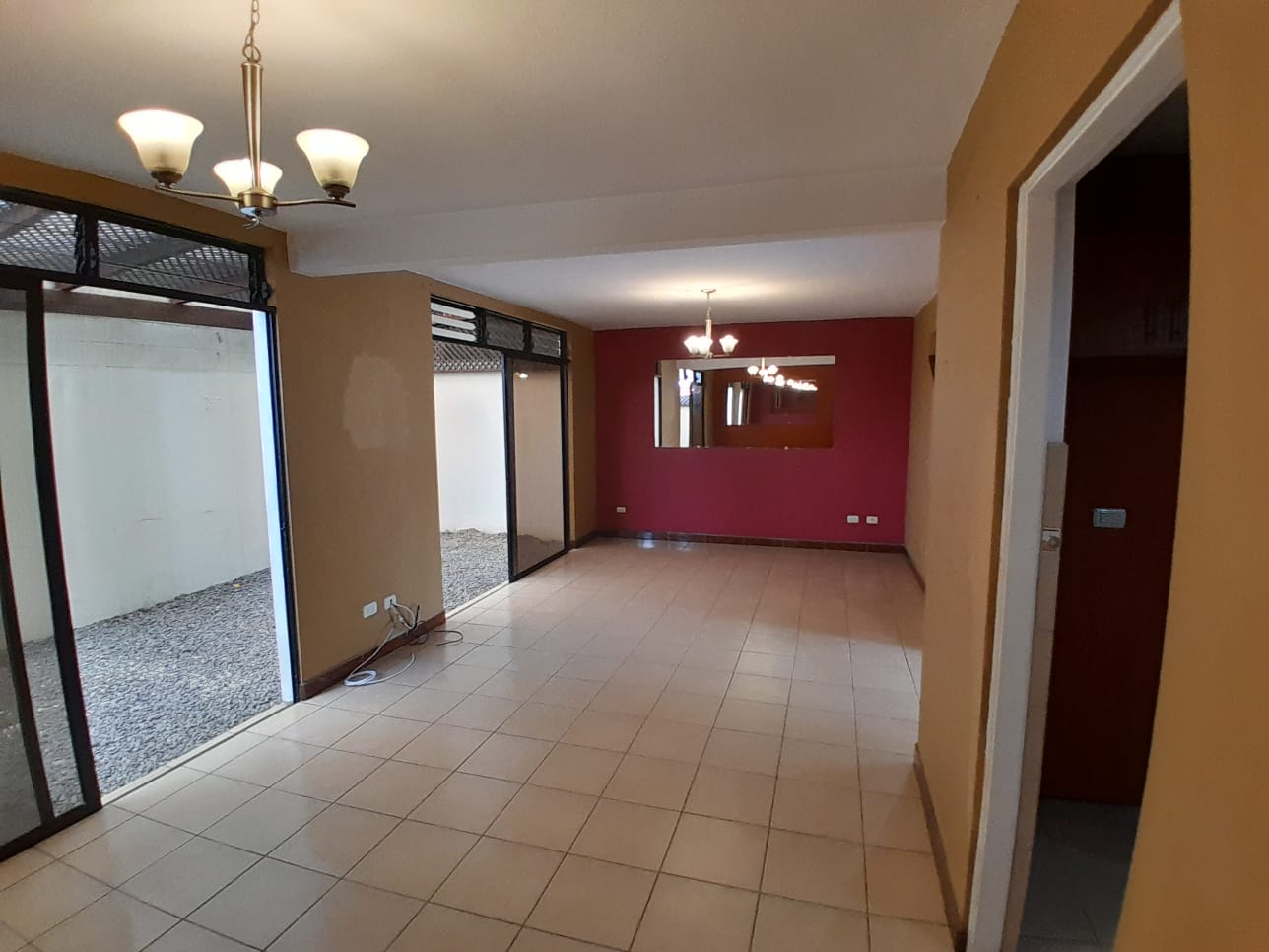Venta de Casa o Casas, Terrenos, Propiedades, Apartamentos, Inmuebles en Guatemala, zona 11, zona 7, zona 2, zona 18, zona 16, Mixco, Carretera Al Salvador, Fraijanes, Santa Catarina Pinula, Antigua Guatemala, Villa Nueva, Villa Canales, San Miguel Petapa - Venta o Alquiler de Casas En Guatemala