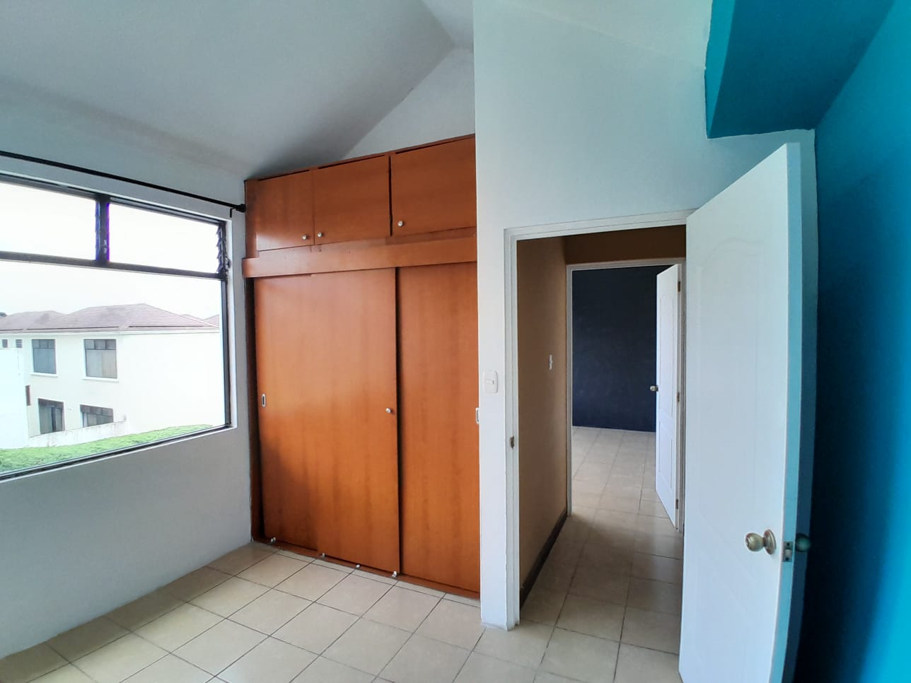 Venta de Casa o Casas, Terrenos, Propiedades, Apartamentos, Inmuebles en Guatemala, zona 11, zona 7, zona 2, zona 18, zona 16, Mixco, Carretera Al Salvador, Fraijanes, Santa Catarina Pinula, Antigua Guatemala, Villa Nueva, Villa Canales, San Miguel Petapa - Venta o Alquiler de Casas En Guatemala