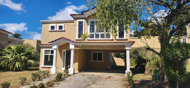 Venta de Casa o Casas, Terrenos, Propiedades, Apartamentos, Inmuebles en Guatemala, zona 11, zona 7, zona 2, zona 18, zona 16, Mixco, Carretera Al Salvador, Fraijanes, Santa Catarina Pinula, Antigua Guatemala, Villa Nueva, Villa Canales, San Miguel Petapa - Venta o Alquiler de Casas En Guatemala