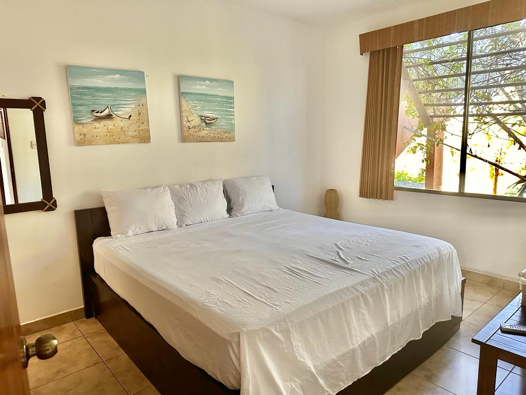 Venta de Casa o Casas, Terrenos, Propiedades, Apartamentos, Inmuebles en Guatemala, zona 11, zona 7, zona 2, zona 18, zona 16, Mixco, Carretera Al Salvador, Fraijanes, Santa Catarina Pinula, Antigua Guatemala, Villa Nueva, Villa Canales, San Miguel Petapa - Venta o Alquiler de Casas En Guatemala