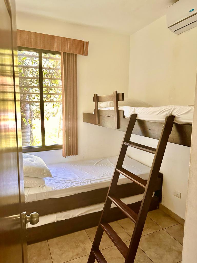Venta de Casa o Casas, Terrenos, Propiedades, Apartamentos, Inmuebles en Guatemala, zona 11, zona 7, zona 2, zona 18, zona 16, Mixco, Carretera Al Salvador, Fraijanes, Santa Catarina Pinula, Antigua Guatemala, Villa Nueva, Villa Canales, San Miguel Petapa - Venta o Alquiler de Casas En Guatemala