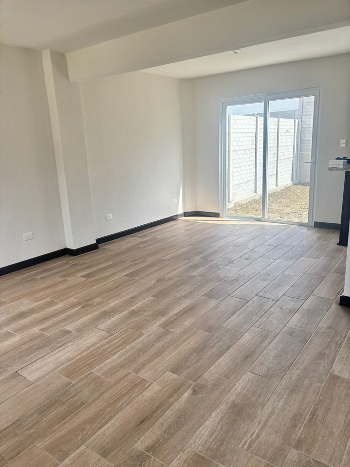 Venta de Casa o Casas, Terrenos, Propiedades, Apartamentos, Inmuebles en Guatemala, zona 11, zona 7, zona 2, zona 18, zona 16, Mixco, Carretera Al Salvador, Fraijanes, Santa Catarina Pinula, Antigua Guatemala, Villa Nueva, Villa Canales, San Miguel Petapa - Venta o Alquiler de Casas En Guatemala