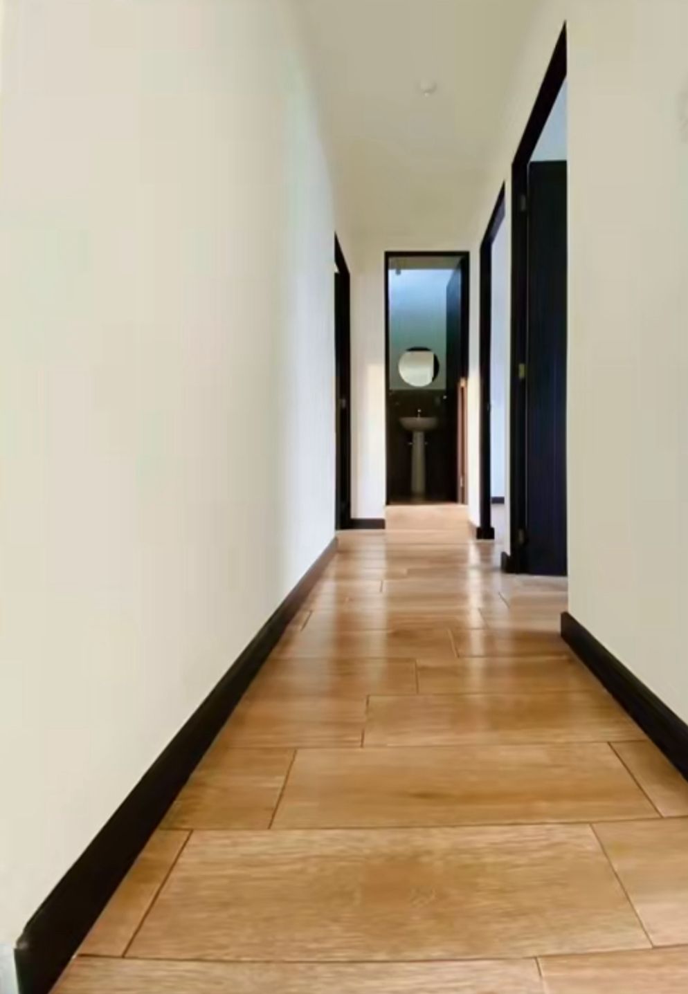 Venta de Casa o Casas, Terrenos, Propiedades, Apartamentos, Inmuebles en Guatemala, zona 11, zona 7, zona 2, zona 18, zona 16, Mixco, Carretera Al Salvador, Fraijanes, Santa Catarina Pinula, Antigua Guatemala, Villa Nueva, Villa Canales, San Miguel Petapa - Venta o Alquiler de Casas En Guatemala