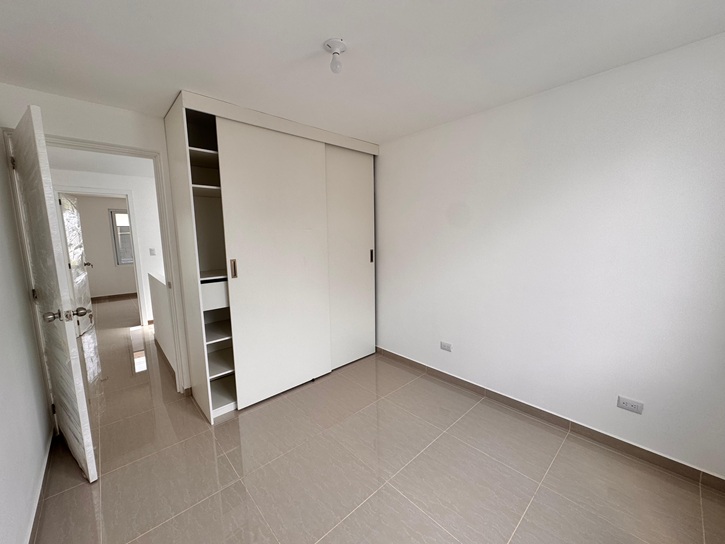 Venta de Casa o Casas, Terrenos, Propiedades, Apartamentos, Inmuebles en Guatemala, zona 11, zona 7, zona 2, zona 18, zona 16, Mixco, Carretera Al Salvador, Fraijanes, Santa Catarina Pinula, Antigua Guatemala, Villa Nueva, Villa Canales, San Miguel Petapa - Venta o Alquiler de Casas En Guatemala