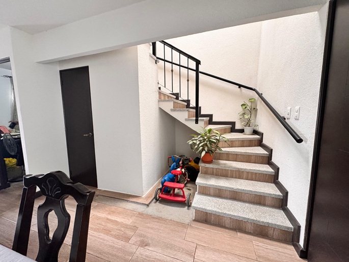 Venta de Casa o Casas, Terrenos, Propiedades, Apartamentos, Inmuebles en Guatemala, zona 11, zona 7, zona 2, zona 18, zona 16, Mixco, Carretera Al Salvador, Fraijanes, Santa Catarina Pinula, Antigua Guatemala, Villa Nueva, Villa Canales, San Miguel Petapa - Venta o Alquiler de Casas En Guatemala