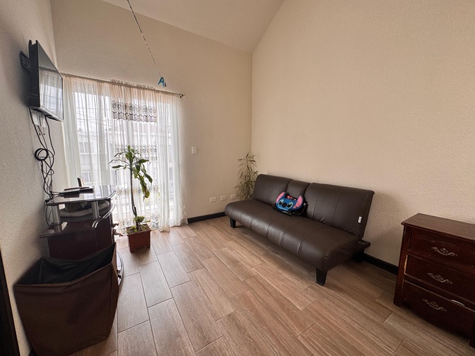 Venta de Casa o Casas, Terrenos, Propiedades, Apartamentos, Inmuebles en Guatemala, zona 11, zona 7, zona 2, zona 18, zona 16, Mixco, Carretera Al Salvador, Fraijanes, Santa Catarina Pinula, Antigua Guatemala, Villa Nueva, Villa Canales, San Miguel Petapa - Venta o Alquiler de Casas En Guatemala