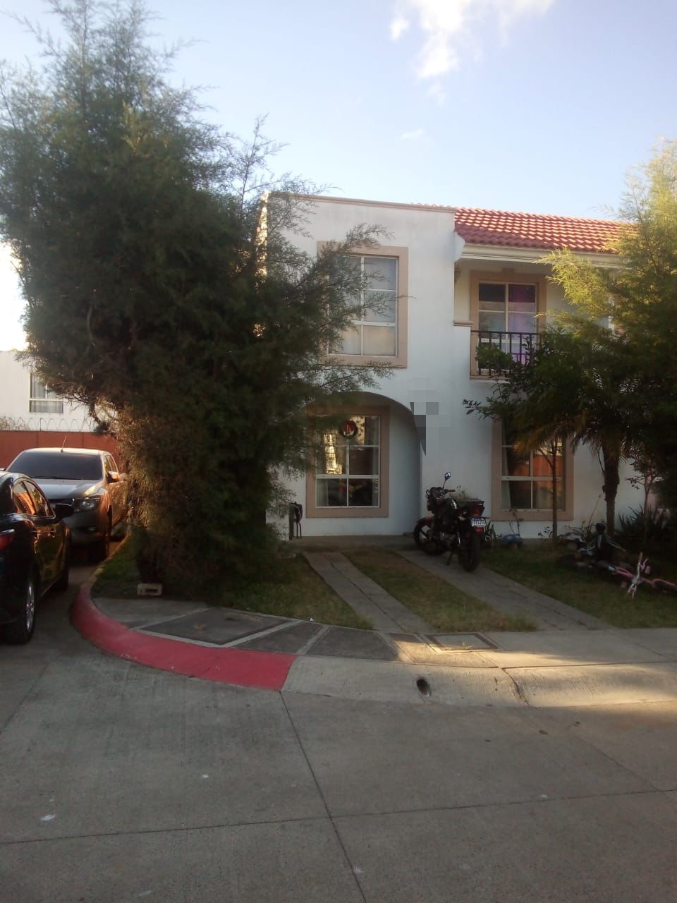 Venta de Casa o Casas, Terrenos, Propiedades, Apartamentos, Inmuebles en Guatemala, zona 11, zona 7, zona 2, zona 18, zona 16, Mixco, Carretera Al Salvador, Fraijanes, Santa Catarina Pinula, Antigua Guatemala, Villa Nueva, Villa Canales, San Miguel Petapa - Venta o Alquiler de Casas En Guatemala