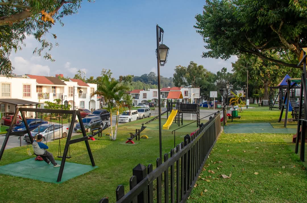 Venta de Casa o Casas, Terrenos, Propiedades, Apartamentos, Inmuebles en Guatemala, zona 11, zona 7, zona 2, zona 18, zona 16, Mixco, Carretera Al Salvador, Fraijanes, Santa Catarina Pinula, Antigua Guatemala, Villa Nueva, Villa Canales, San Miguel Petapa - Venta o Alquiler de Casas En Guatemala