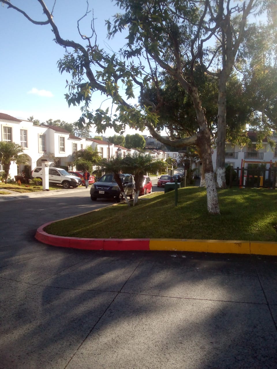 Venta de Casa o Casas, Terrenos, Propiedades, Apartamentos, Inmuebles en Guatemala, zona 11, zona 7, zona 2, zona 18, zona 16, Mixco, Carretera Al Salvador, Fraijanes, Santa Catarina Pinula, Antigua Guatemala, Villa Nueva, Villa Canales, San Miguel Petapa - Venta o Alquiler de Casas En Guatemala