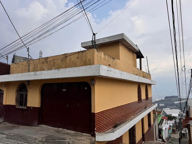 Venta de Casa o Casas, Terrenos, Propiedades, Apartamentos, Inmuebles en Guatemala, zona 11, zona 7, zona 2, zona 18, zona 16, Mixco, Carretera Al Salvador, Fraijanes, Santa Catarina Pinula, Antigua Guatemala, Villa Nueva, Villa Canales, San Miguel Petapa - Venta o Alquiler de Casas En Guatemala
