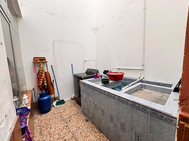 Venta de Casa o Casas, Terrenos, Propiedades, Apartamentos, Inmuebles en Guatemala, zona 11, zona 7, zona 2, zona 18, zona 16, Mixco, Carretera Al Salvador, Fraijanes, Santa Catarina Pinula, Antigua Guatemala, Villa Nueva, Villa Canales, San Miguel Petapa - Venta o Alquiler de Casas En Guatemala