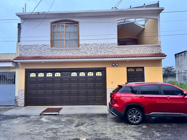 Venta de Casa o Casas, Terrenos, Propiedades, Apartamentos, Inmuebles en Guatemala, zona 11, zona 7, zona 2, zona 18, zona 16, Mixco, Carretera Al Salvador, Fraijanes, Santa Catarina Pinula, Antigua Guatemala, Villa Nueva, Villa Canales, San Miguel Petapa - Venta o Alquiler de Casas En Guatemala