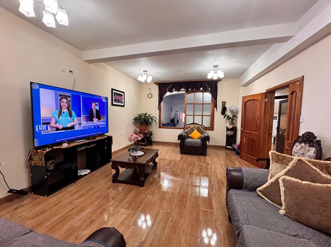 Venta de Casa o Casas, Terrenos, Propiedades, Apartamentos, Inmuebles en Guatemala, zona 11, zona 7, zona 2, zona 18, zona 16, Mixco, Carretera Al Salvador, Fraijanes, Santa Catarina Pinula, Antigua Guatemala, Villa Nueva, Villa Canales, San Miguel Petapa - Venta o Alquiler de Casas En Guatemala