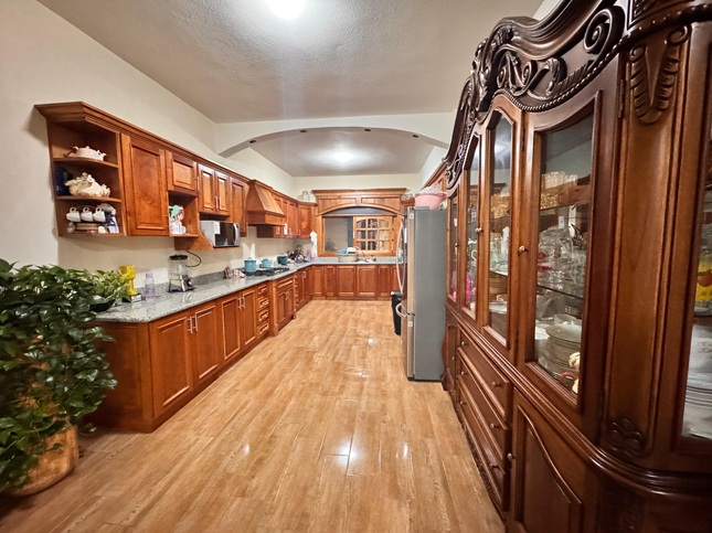 Venta de Casa o Casas, Terrenos, Propiedades, Apartamentos, Inmuebles en Guatemala, zona 11, zona 7, zona 2, zona 18, zona 16, Mixco, Carretera Al Salvador, Fraijanes, Santa Catarina Pinula, Antigua Guatemala, Villa Nueva, Villa Canales, San Miguel Petapa - Venta o Alquiler de Casas En Guatemala