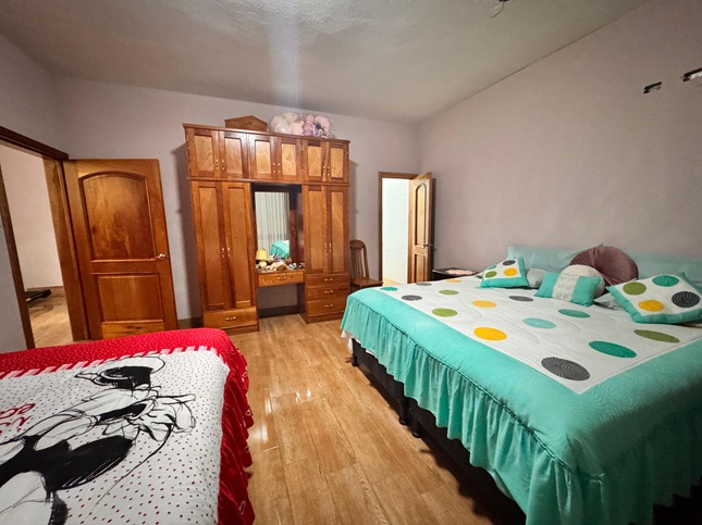 Venta de Casa o Casas, Terrenos, Propiedades, Apartamentos, Inmuebles en Guatemala, zona 11, zona 7, zona 2, zona 18, zona 16, Mixco, Carretera Al Salvador, Fraijanes, Santa Catarina Pinula, Antigua Guatemala, Villa Nueva, Villa Canales, San Miguel Petapa - Venta o Alquiler de Casas En Guatemala