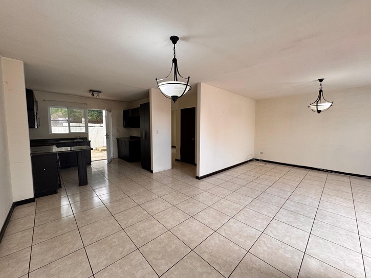 Casa a la Venta o Alquiler en Guatemala Venta de Casa o Casas, Terrenos, Propiedades, Apartamentos, Inmuebles en Guatemala, zona 11, zona 7, zona 2, zona 18, zona 16, Mixco, Carretera Al Salvador, Fraijanes, Santa Catarina Pinula, Antigua Guatemala, Villa Nueva, Villa Canales, San Miguel Petapa - Venta o Alquiler de Casas En Guatemala