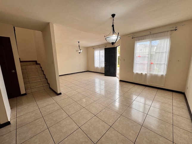 Casa a la Venta o Alquiler en Guatemala Venta de Casa o Casas, Terrenos, Propiedades, Apartamentos, Inmuebles en Guatemala, zona 11, zona 7, zona 2, zona 18, zona 16, Mixco, Carretera Al Salvador, Fraijanes, Santa Catarina Pinula, Antigua Guatemala, Villa Nueva, Villa Canales, San Miguel Petapa - Venta o Alquiler de Casas En Guatemala