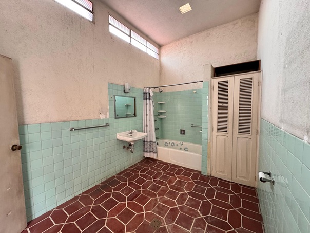 Venta de Casa o Casas, Terrenos, Propiedades, Apartamentos, Inmuebles en Guatemala, zona 11, zona 7, zona 2, zona 18, zona 16, Mixco, Carretera Al Salvador, Fraijanes, Santa Catarina Pinula, Antigua Guatemala, Villa Nueva, Villa Canales, San Miguel Petapa - Venta o Alquiler de Casas En Guatemala