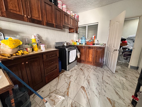 Venta de Casa o Casas, Terrenos, Propiedades, Apartamentos, Inmuebles en Guatemala, zona 11, zona 7, zona 2, zona 18, zona 16, Mixco, Carretera Al Salvador, Fraijanes, Santa Catarina Pinula, Antigua Guatemala, Villa Nueva, Villa Canales, San Miguel Petapa - Venta o Alquiler de Casas En Guatemala