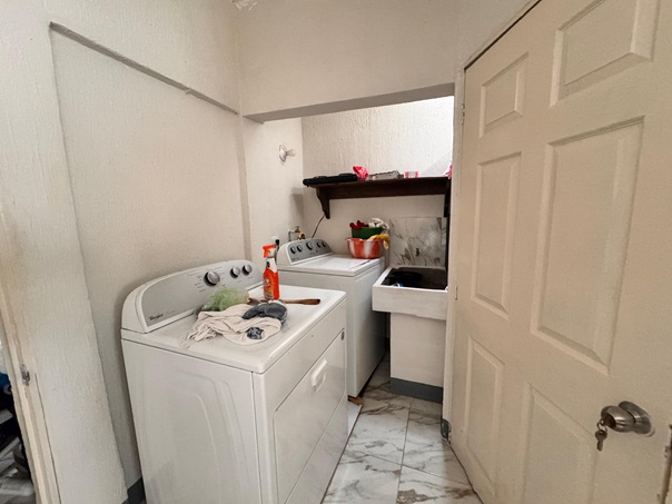 Venta de Casa o Casas, Terrenos, Propiedades, Apartamentos, Inmuebles en Guatemala, zona 11, zona 7, zona 2, zona 18, zona 16, Mixco, Carretera Al Salvador, Fraijanes, Santa Catarina Pinula, Antigua Guatemala, Villa Nueva, Villa Canales, San Miguel Petapa - Venta o Alquiler de Casas En Guatemala