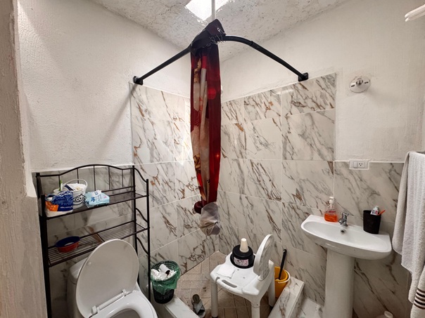 Venta de Casa o Casas, Terrenos, Propiedades, Apartamentos, Inmuebles en Guatemala, zona 11, zona 7, zona 2, zona 18, zona 16, Mixco, Carretera Al Salvador, Fraijanes, Santa Catarina Pinula, Antigua Guatemala, Villa Nueva, Villa Canales, San Miguel Petapa - Venta o Alquiler de Casas En Guatemala