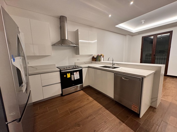 Venta de Casa o Casas, Terrenos, Propiedades, Apartamentos, Inmuebles en Guatemala, zona 11, zona 7, zona 2, zona 18, zona 16, Mixco, Carretera Al Salvador, Fraijanes, Santa Catarina Pinula, Antigua Guatemala, Villa Nueva, Villa Canales, San Miguel Petapa - Venta o Alquiler de Casas En Guatemala