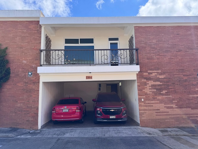 Venta de Casa o Casas, Terrenos, Propiedades, Apartamentos, Inmuebles en Guatemala, zona 11, zona 7, zona 2, zona 18, zona 16, Mixco, Carretera Al Salvador, Fraijanes, Santa Catarina Pinula, Antigua Guatemala, Villa Nueva, Villa Canales, San Miguel Petapa - Venta o Alquiler de Casas En Guatemala