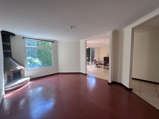 Venta de Casa o Casas, Terrenos, Propiedades, Apartamentos, Inmuebles en Guatemala, zona 11, zona 7, zona 2, zona 18, zona 16, Mixco, Carretera Al Salvador, Fraijanes, Santa Catarina Pinula, Antigua Guatemala, Villa Nueva, Villa Canales, San Miguel Petapa - Venta o Alquiler de Casas En Guatemala