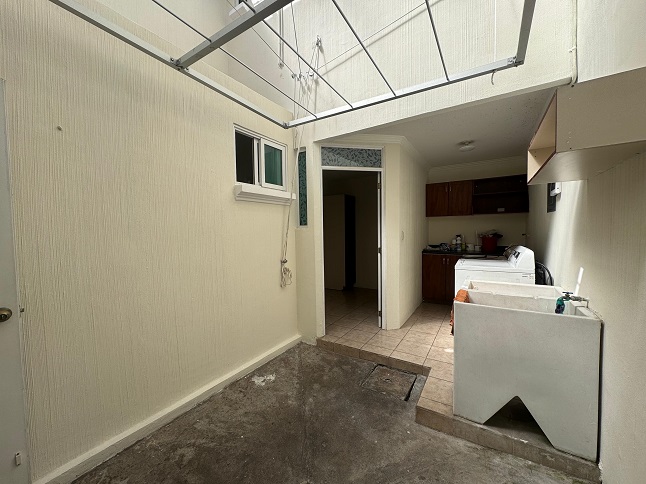 Venta de Casa o Casas, Terrenos, Propiedades, Apartamentos, Inmuebles en Guatemala, zona 11, zona 7, zona 2, zona 18, zona 16, Mixco, Carretera Al Salvador, Fraijanes, Santa Catarina Pinula, Antigua Guatemala, Villa Nueva, Villa Canales, San Miguel Petapa - Venta o Alquiler de Casas En Guatemala