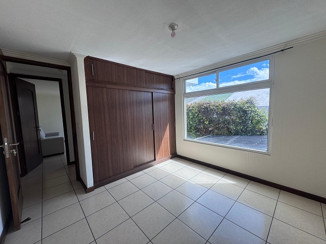 Venta de Casa o Casas, Terrenos, Propiedades, Apartamentos, Inmuebles en Guatemala, zona 11, zona 7, zona 2, zona 18, zona 16, Mixco, Carretera Al Salvador, Fraijanes, Santa Catarina Pinula, Antigua Guatemala, Villa Nueva, Villa Canales, San Miguel Petapa - Venta o Alquiler de Casas En Guatemala