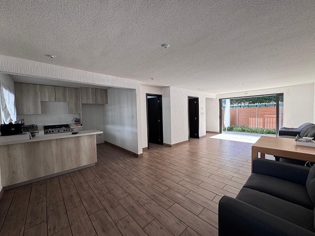 Venta de Casa o Casas, Terrenos, Propiedades, Apartamentos, Inmuebles en Guatemala, zona 11, zona 7, zona 2, zona 18, zona 16, Mixco, Carretera Al Salvador, Fraijanes, Santa Catarina Pinula, Antigua Guatemala, Villa Nueva, Villa Canales, San Miguel Petapa - Venta o Alquiler de Casas En Guatemala