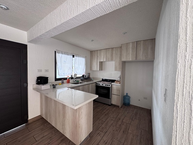 Venta de Casa o Casas, Terrenos, Propiedades, Apartamentos, Inmuebles en Guatemala, zona 11, zona 7, zona 2, zona 18, zona 16, Mixco, Carretera Al Salvador, Fraijanes, Santa Catarina Pinula, Antigua Guatemala, Villa Nueva, Villa Canales, San Miguel Petapa - Venta o Alquiler de Casas En Guatemala