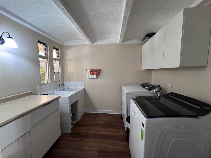 Venta de Casa o Casas, Terrenos, Propiedades, Apartamentos, Inmuebles en Guatemala, zona 11, zona 7, zona 2, zona 18, zona 16, Mixco, Carretera Al Salvador, Fraijanes, Santa Catarina Pinula, Antigua Guatemala, Villa Nueva, Villa Canales, San Miguel Petapa - Venta o Alquiler de Casas En Guatemala