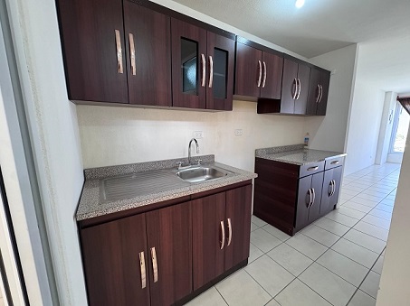 Venta de Casa o Casas, Terrenos, Propiedades, Apartamentos, Inmuebles en Guatemala, zona 11, zona 7, zona 2, zona 18, zona 16, Mixco, Carretera Al Salvador, Fraijanes, Santa Catarina Pinula, Antigua Guatemala, Villa Nueva, Villa Canales, San Miguel Petapa - Venta o Alquiler de Casas En Guatemala