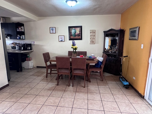 Venta de Casa o Casas, Terrenos, Propiedades, Apartamentos, Inmuebles en Guatemala, zona 11, zona 7, zona 2, zona 18, zona 16, Mixco, Carretera Al Salvador, Fraijanes, Santa Catarina Pinula, Antigua Guatemala, Villa Nueva, Villa Canales, San Miguel Petapa - Venta o Alquiler de Casas En Guatemala