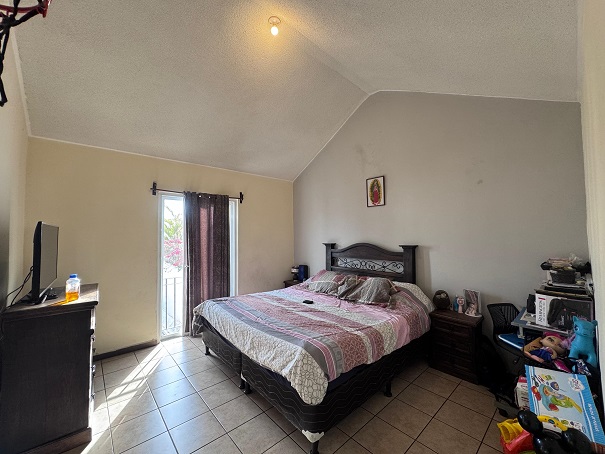 Venta de Casa o Casas, Terrenos, Propiedades, Apartamentos, Inmuebles en Guatemala, zona 11, zona 7, zona 2, zona 18, zona 16, Mixco, Carretera Al Salvador, Fraijanes, Santa Catarina Pinula, Antigua Guatemala, Villa Nueva, Villa Canales, San Miguel Petapa - Venta o Alquiler de Casas En Guatemala