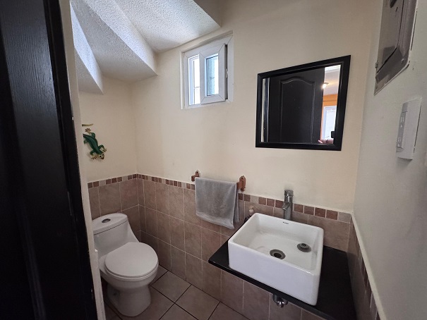 Venta de Casa o Casas, Terrenos, Propiedades, Apartamentos, Inmuebles en Guatemala, zona 11, zona 7, zona 2, zona 18, zona 16, Mixco, Carretera Al Salvador, Fraijanes, Santa Catarina Pinula, Antigua Guatemala, Villa Nueva, Villa Canales, San Miguel Petapa - Venta o Alquiler de Casas En Guatemala