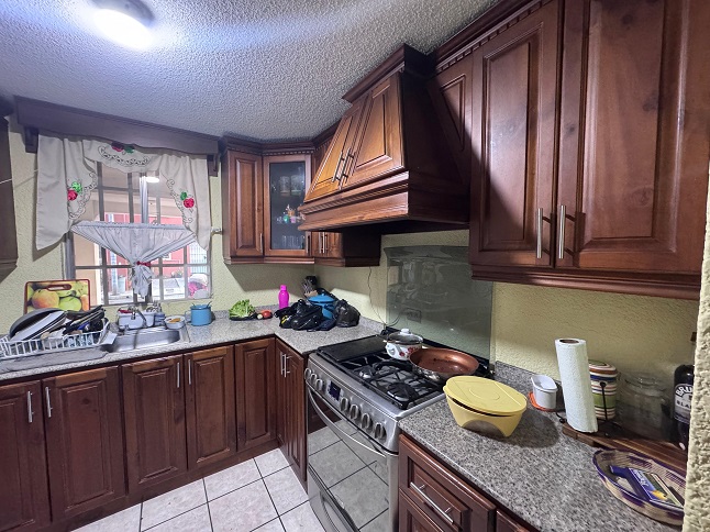 Venta de Casa o Casas, Terrenos, Propiedades, Apartamentos, Inmuebles en Guatemala, zona 11, zona 7, zona 2, zona 18, zona 16, Mixco, Carretera Al Salvador, Fraijanes, Santa Catarina Pinula, Antigua Guatemala, Villa Nueva, Villa Canales, San Miguel Petapa - Venta o Alquiler de Casas En Guatemala