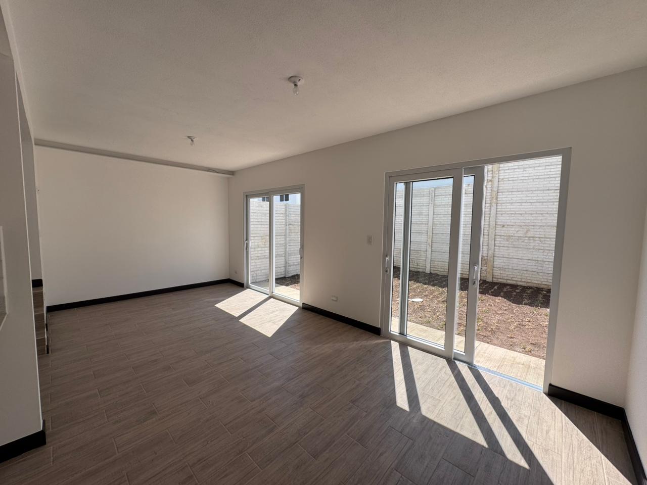 Venta de Casa o Casas, Terrenos, Propiedades, Apartamentos, Inmuebles en Guatemala, zona 11, zona 7, zona 2, zona 18, zona 16, Mixco, Carretera Al Salvador, Fraijanes, Santa Catarina Pinula, Antigua Guatemala, Villa Nueva, Villa Canales, San Miguel Petapa - Venta o Alquiler de Casas En Guatemala