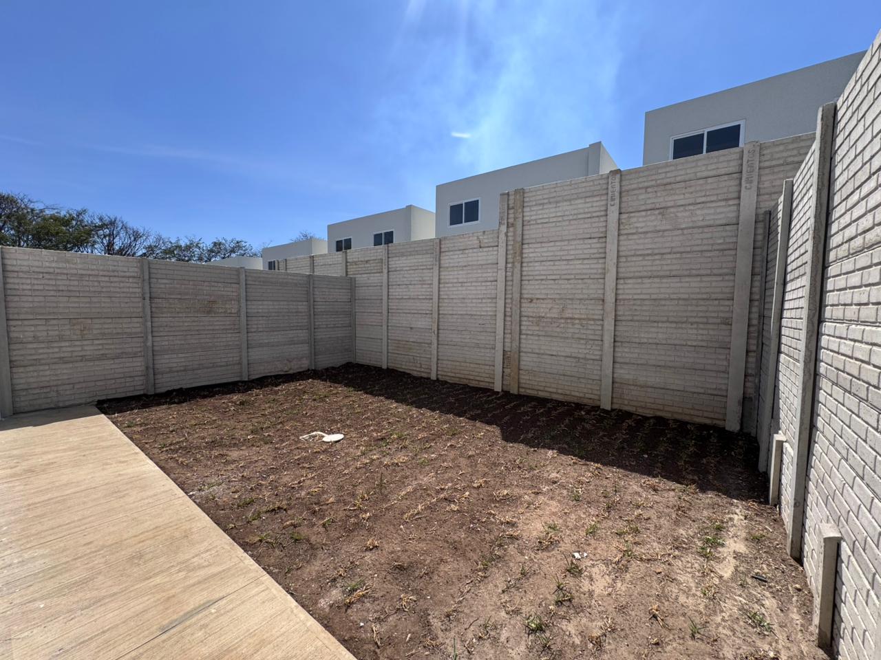 Venta de Casa o Casas, Terrenos, Propiedades, Apartamentos, Inmuebles en Guatemala, zona 11, zona 7, zona 2, zona 18, zona 16, Mixco, Carretera Al Salvador, Fraijanes, Santa Catarina Pinula, Antigua Guatemala, Villa Nueva, Villa Canales, San Miguel Petapa - Venta o Alquiler de Casas En Guatemala