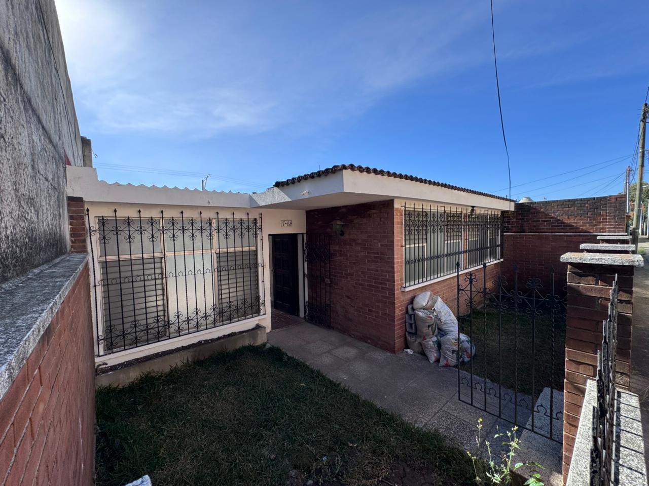 Venta de Casa o Casas, Terrenos, Propiedades, Apartamentos, Inmuebles en Guatemala, zona 11, zona 7, zona 2, zona 18, zona 16, Mixco, Carretera Al Salvador, Fraijanes, Santa Catarina Pinula, Antigua Guatemala, Villa Nueva, Villa Canales, San Miguel Petapa - Venta o Alquiler de Casas En Guatemala