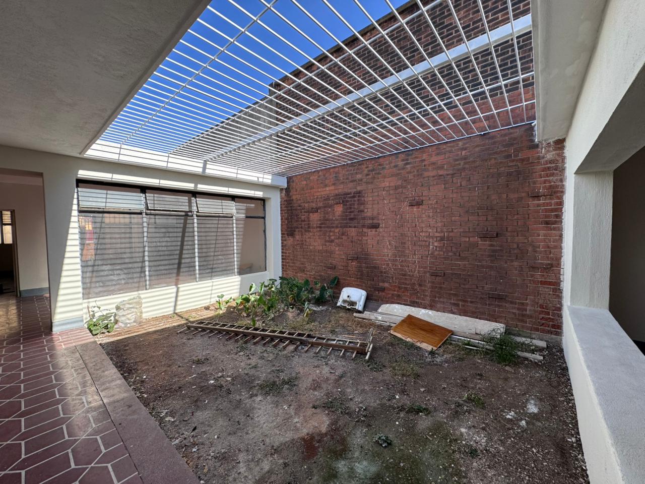 Venta de Casa o Casas, Terrenos, Propiedades, Apartamentos, Inmuebles en Guatemala, zona 11, zona 7, zona 2, zona 18, zona 16, Mixco, Carretera Al Salvador, Fraijanes, Santa Catarina Pinula, Antigua Guatemala, Villa Nueva, Villa Canales, San Miguel Petapa - Venta o Alquiler de Casas En Guatemala