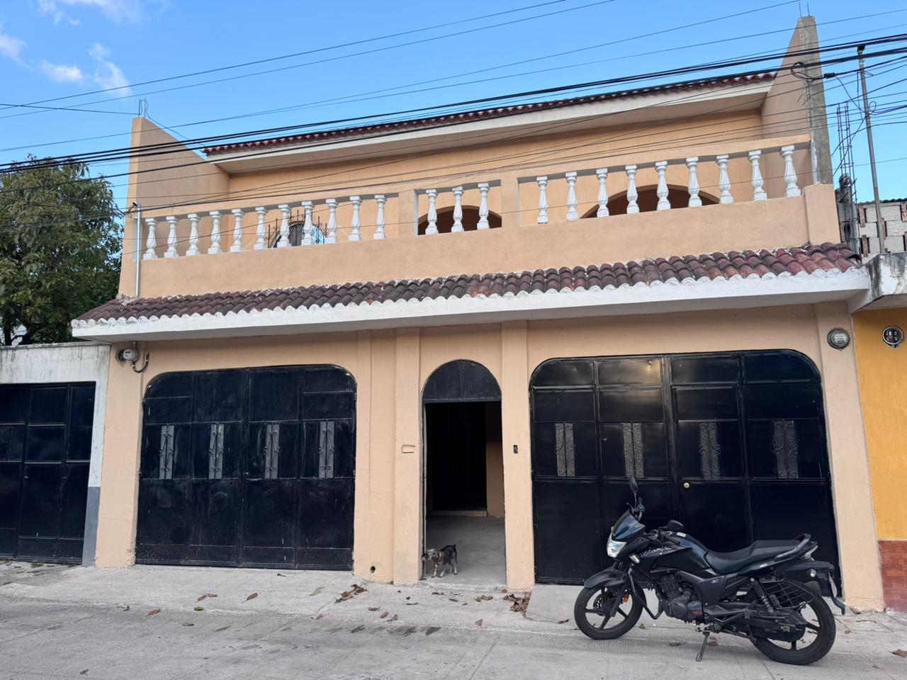 Venta de Casa o Casas, Terrenos, Propiedades, Apartamentos, Inmuebles en Guatemala, zona 11, zona 7, zona 2, zona 18, zona 16, Mixco, Carretera Al Salvador, Fraijanes, Santa Catarina Pinula, Antigua Guatemala, Villa Nueva, Villa Canales, San Miguel Petapa - Venta o Alquiler de Casas En Guatemala