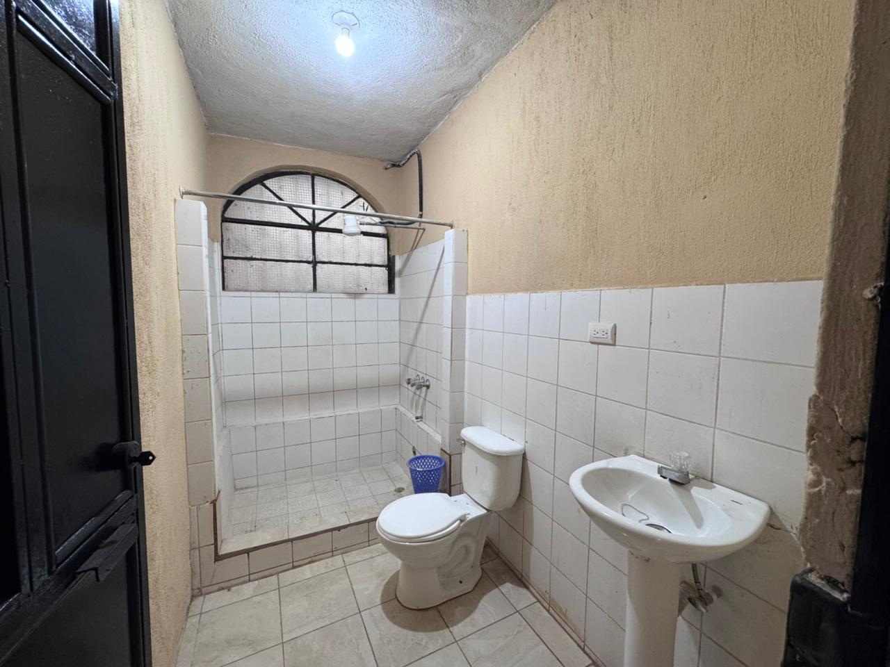 Venta de Casa o Casas, Terrenos, Propiedades, Apartamentos, Inmuebles en Guatemala, zona 11, zona 7, zona 2, zona 18, zona 16, Mixco, Carretera Al Salvador, Fraijanes, Santa Catarina Pinula, Antigua Guatemala, Villa Nueva, Villa Canales, San Miguel Petapa - Venta o Alquiler de Casas En Guatemala