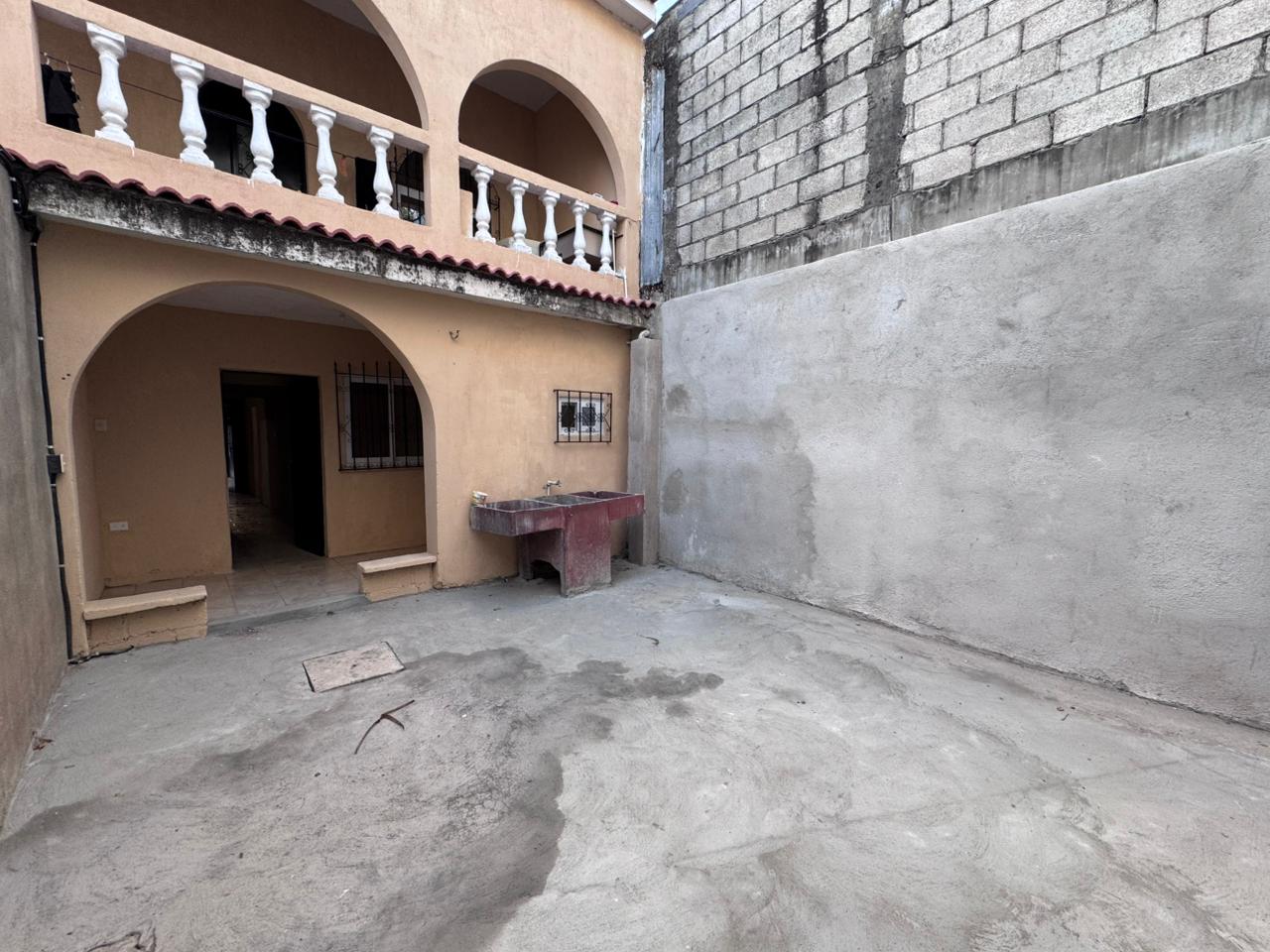 Venta de Casa o Casas, Terrenos, Propiedades, Apartamentos, Inmuebles en Guatemala, zona 11, zona 7, zona 2, zona 18, zona 16, Mixco, Carretera Al Salvador, Fraijanes, Santa Catarina Pinula, Antigua Guatemala, Villa Nueva, Villa Canales, San Miguel Petapa - Venta o Alquiler de Casas En Guatemala
